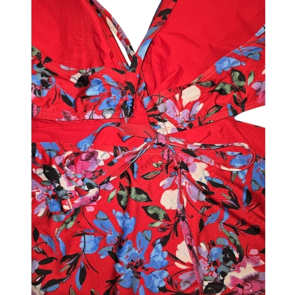 Modcloth Sonia One-Piece Swimsuit 2X Plunging Neck Crisscross Straps Red Floral - Picture 5 of 7
